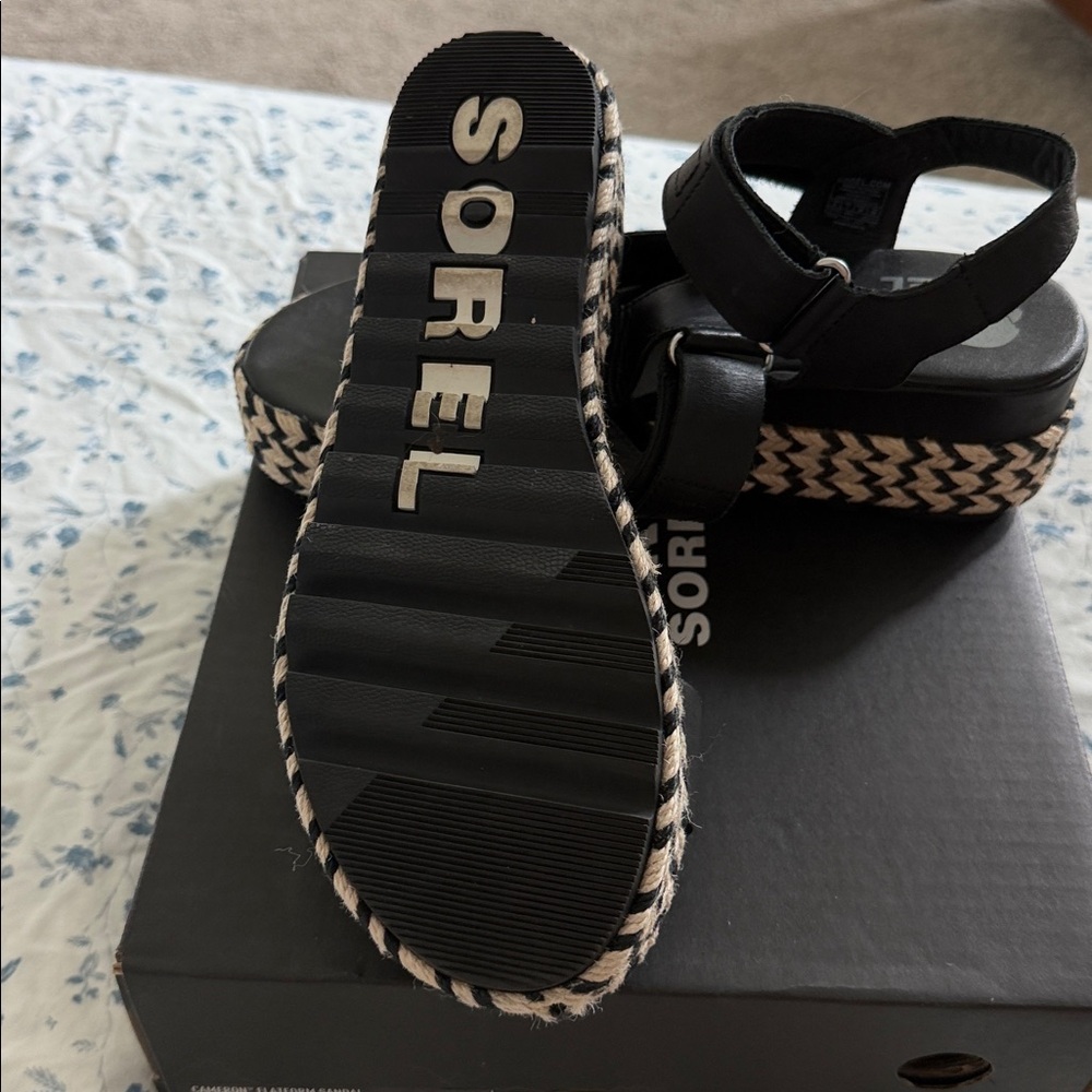 Sorel, size 9, CAMERON, flat form espadrille - Picture 5 of 5